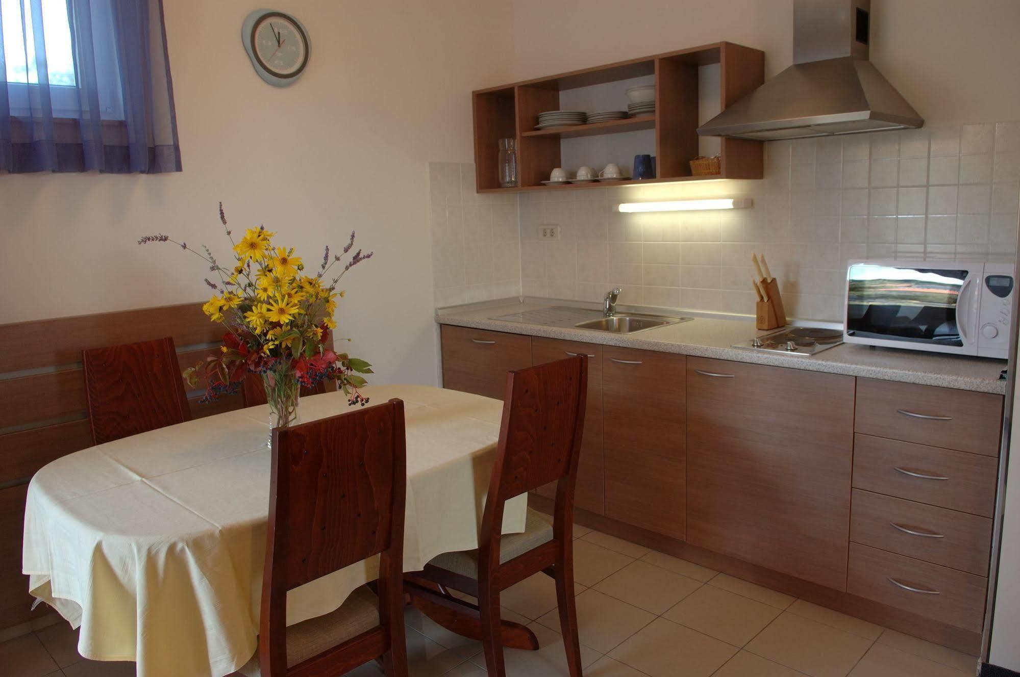 Apartmani Marija Postira Exterior foto